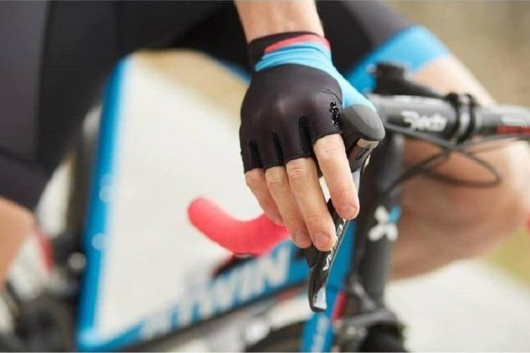 Sport gloves vice trong thể thao có nghĩa là gì?