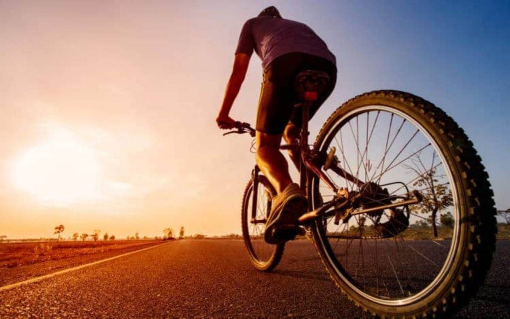 Luyện tập hằng ngày: Đạp xe đạp có bị to bắp chân không?