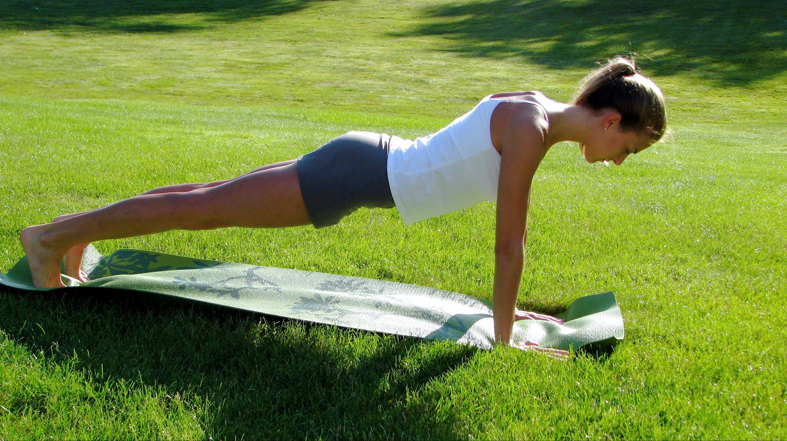 Trị gù lưng tại nhà với 5 tư thế yoga siêu dễ