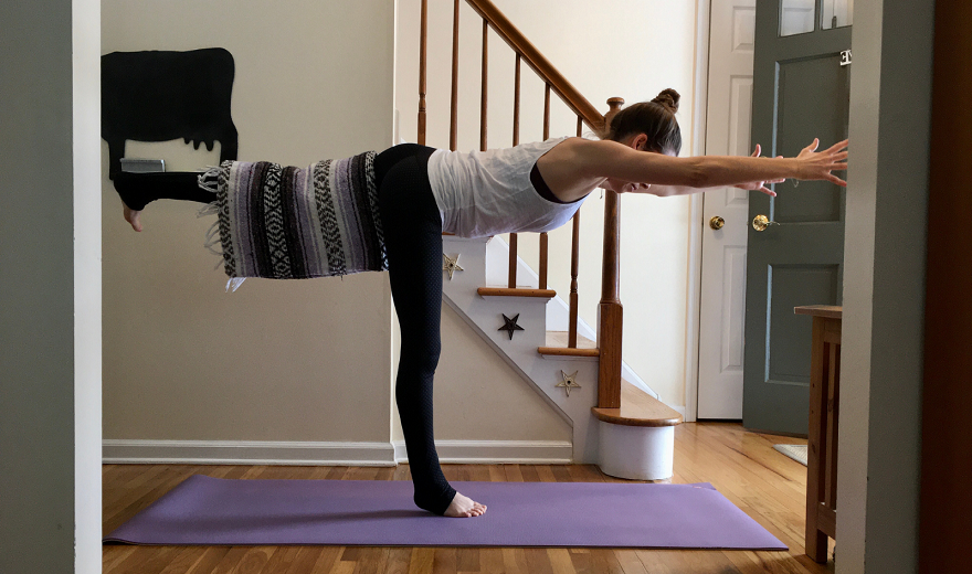 4 tư thế yoga có trọng lượng giúp tăng khả năng chịu tải