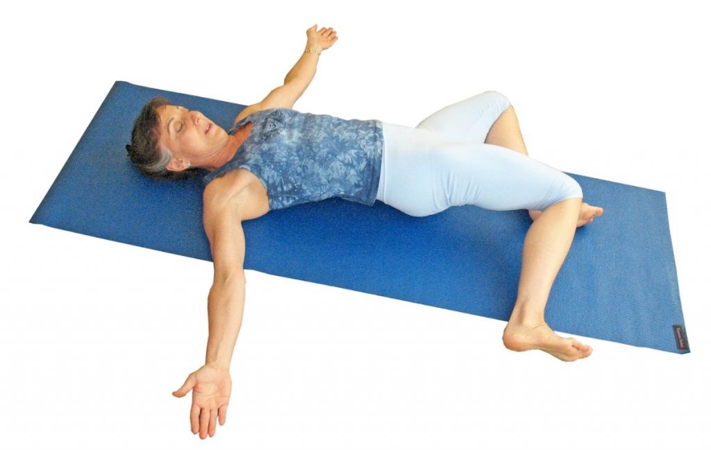 4 tư thế yoga cho người có sức khỏe lưng thấp